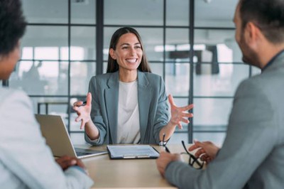 Xây dựng mô hình quản trị rủi ro tài chính hiệu quả cho doanh nghiệp.