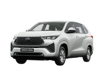 Innova Cross trắng ngọc trai